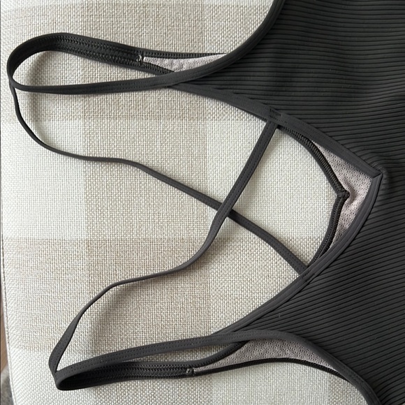 Vuori Black Ribbed Tank Top - Picture 4 of 6